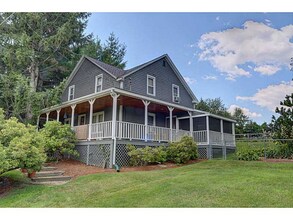 43 Serpentine Rd in Warren, RI - Foto de edificio - Building Photo