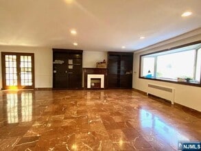 330 Westview Ave in Fort Lee, NJ - Building Photo - Building Photo