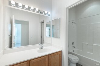 201 Spur Ridge Ln in Healdsburg, CA - Building Photo - Building Photo