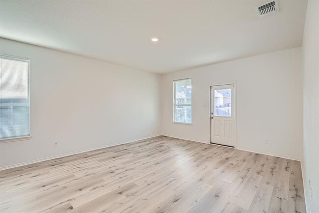 190 Purple Heart Dr in Buda, TX - Building Photo - Building Photo