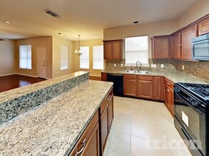 410 Crosby Village Dr in Crosby, TX - Building Photo - Building Photo