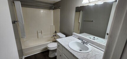 906 NW Candlewood Dr in Huntsville, AL - Building Photo - Building Photo