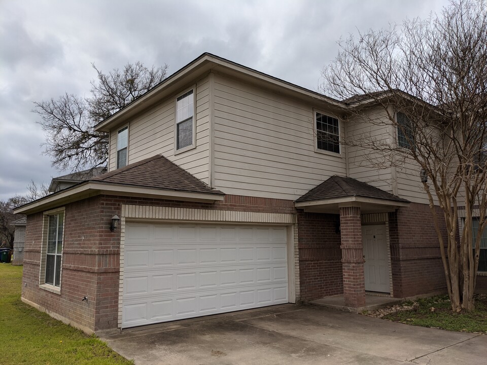 5708 West Gate Blvd, Unit Apt B in Austin, TX - Building Photo