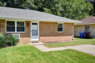1306 Linden Ave in Chesapeake, VA - Building Photo