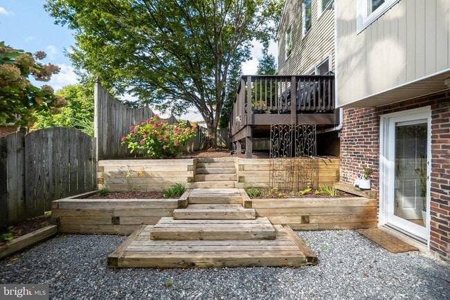 4614 ROXBURY Dr in Bethesda, MD - Foto de edificio - Building Photo