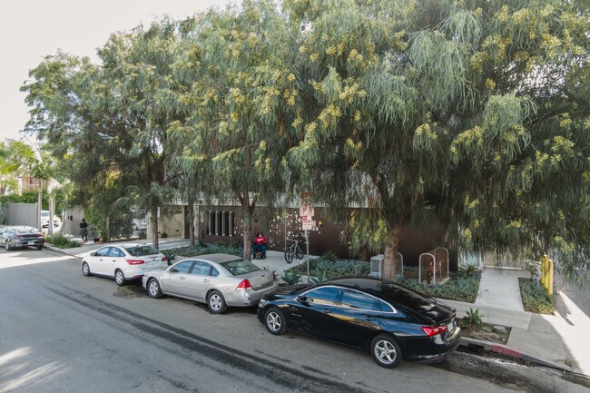 Gateway Apartments in Marina Del Rey, CA - Building Photo - Building Photo