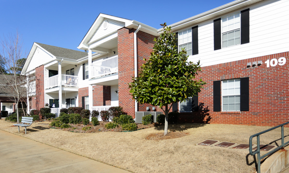 Hamilton Place in Millbrook, AL - Foto de edificio