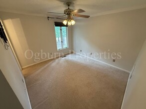 2000 Ridge Brook Ct in Winston-Salem, NC - Building Photo - Building Photo