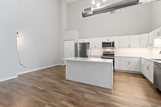 1900 W Lawrence Ave in Chicago, IL - Building Photo - Building Photo