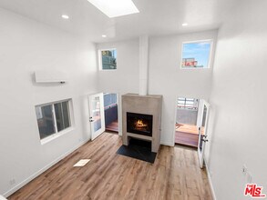 667 Brooks Ave in Los Angeles, CA - Building Photo - Building Photo