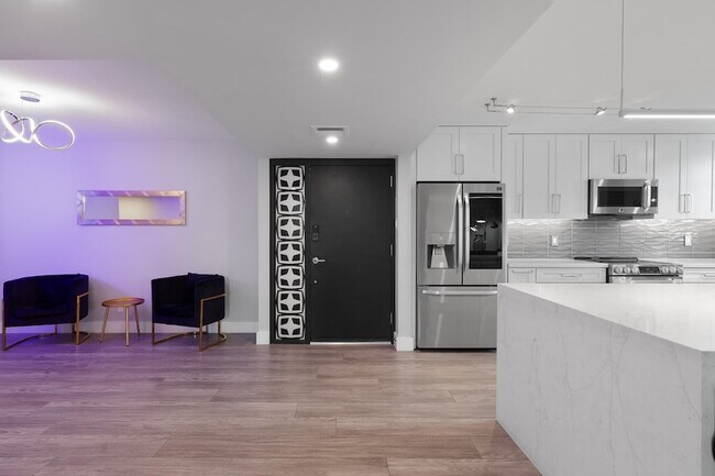 6502 N Central Ave, Unit Unit A103 in Phoenix, AZ - Building Photo - Building Photo