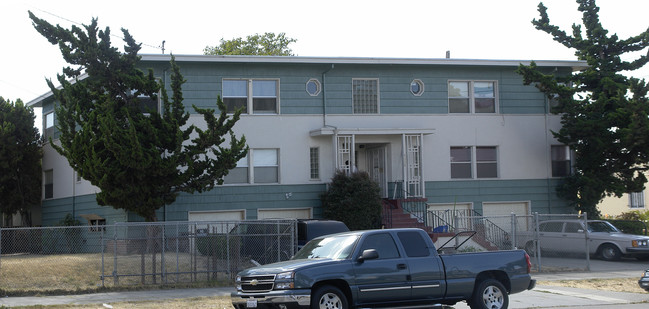 1806-1812 90th Ave in Oakland, CA - Foto de edificio - Building Photo