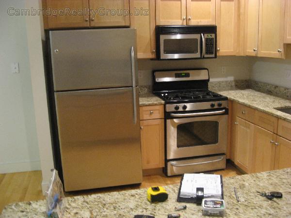 108 2nd St, Unit 109 in Cambridge, MA - Building Photo - Building Photo