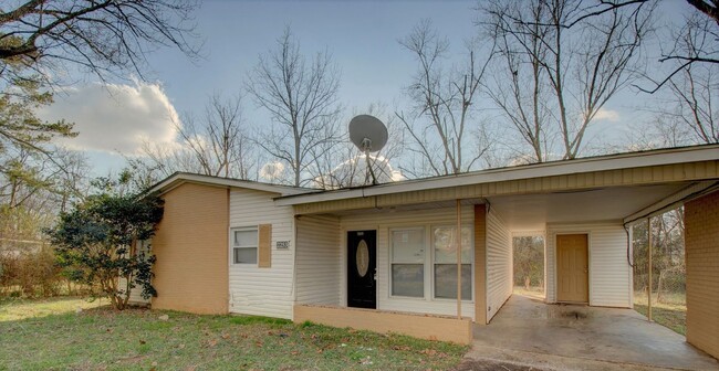 2253 Flipin Cir NW in Huntsville, AL - Building Photo - Building Photo