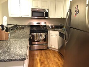 66 Egmont St, Unit 4 in Brookline, MA - Building Photo - Building Photo