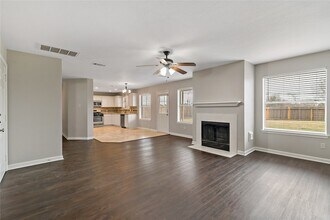 3505 Stonegate Cir in Pearland, TX - Foto de edificio - Building Photo