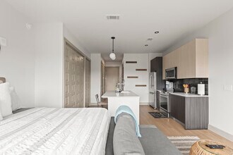 1050 Howell Mill Rd NW in Atlanta, GA - Building Photo - Building Photo