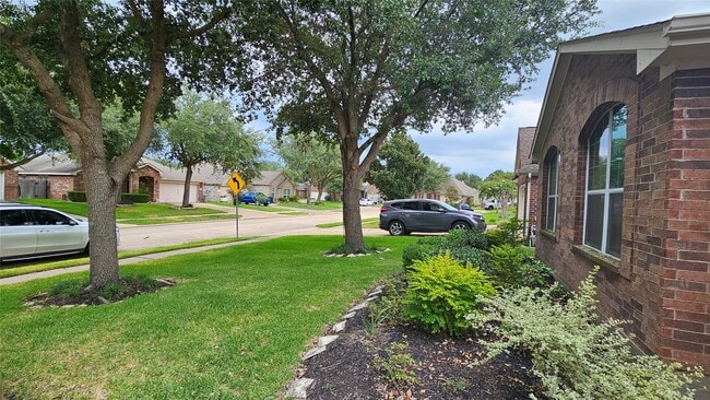 18015 Willow Cliff Ln in Cypress, TX - Building Photo - Building Photo