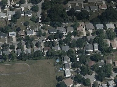 111 Sunshine Dr in Amherst, NY - Building Photo - Building Photo