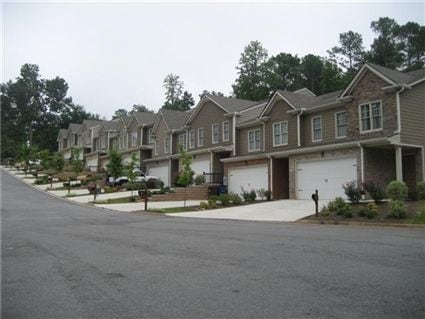 205 Woodhaven Way in Alpharetta, GA - Building Photo