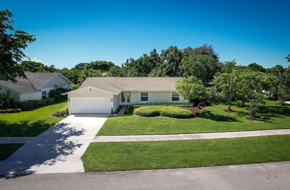 4126 Birchwood Dr in Boca Raton, FL - Foto de edificio