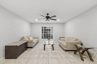 7900 Westheimer Rd in Houston, TX - Building Photo