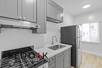 516 N Harvard Blvd in Los Angeles, CA - Building Photo - Building Photo