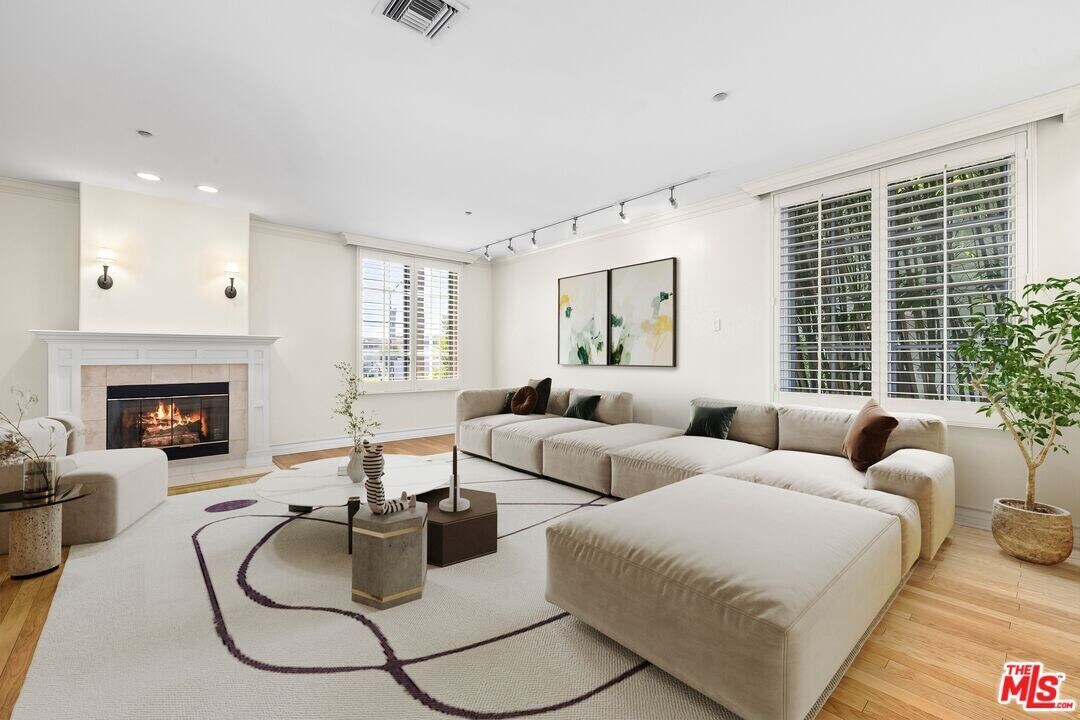433 N Doheny Dr in Beverly Hills, CA - Building Photo