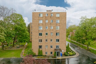 Scarborough House Condominium in Rochester, NY - Building Photo - Building Photo