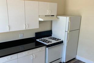 1213 Sacramento St, Unit B