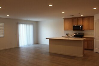 7300 Erskineville Dr in Bakersfield, CA - Building Photo - Building Photo