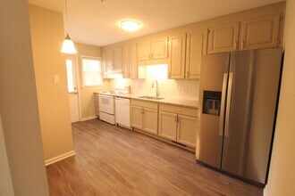 523 Bashford Rd in Raleigh, NC - Building Photo - Building Photo