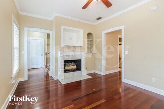1811 Oregon St in Orlando, FL - Foto de edificio - Building Photo