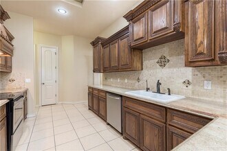 15 Toronto Ave in McAllen, TX - Building Photo - Building Photo