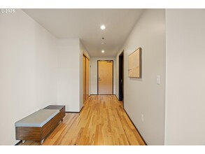 333 NW 9th Ave, Unit 712 in Portland, OR - Building Photo - Building Photo