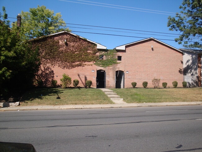 1243 - 1251 Summit St