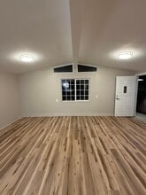 8147 Tunney Ave, Unit 8147 Tunney #1 in Los Angeles, CA - Foto de edificio - Building Photo