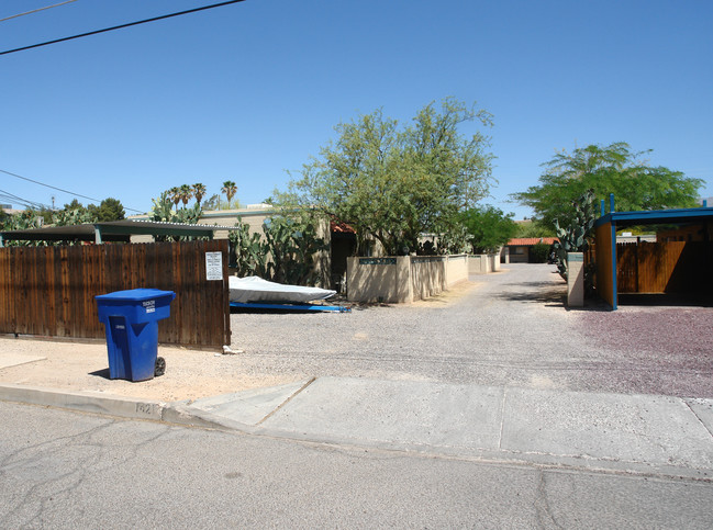 1421-1431 E Hedrick Dr in Tucson, AZ - Foto de edificio - Building Photo