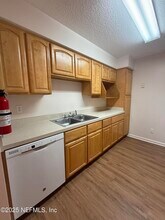702 Meadowbrook Dr in Orange Park, FL - Building Photo - Building Photo