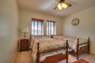 49 Lake Dr in Laurel Park, NC - Building Photo - Building Photo