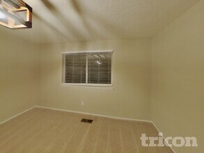 5452 Pineridge Dr NE in Bremerton, WA - Building Photo - Building Photo