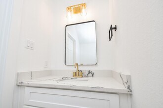 4913 Nichols St in Houston, TX - Building Photo - Building Photo