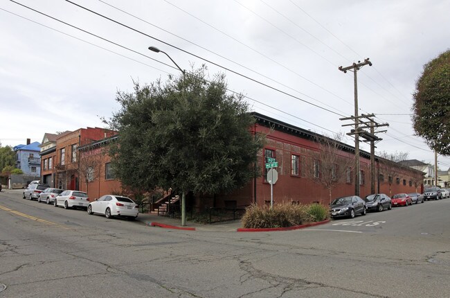 OMC Lofts in Oakland, CA - Foto de edificio - Building Photo