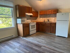 21 Amity St in New London, CT - Building Photo - Building Photo