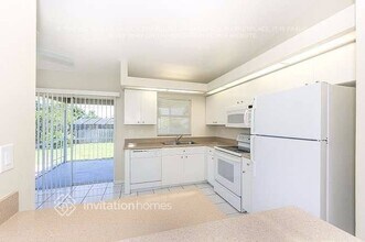18472 Holly Rd in Ft. Myers, FL - Building Photo - Building Photo