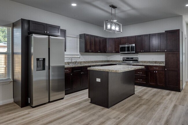 410 Pulliam St in Del Rio, TX - Building Photo - Building Photo