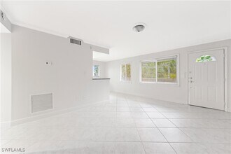 950 7th Ave S in Naples, FL - Building Photo - Building Photo