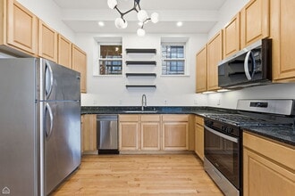 947 N Kedzie Ave, Unit 1 in Chicago, IL - Building Photo - Building Photo