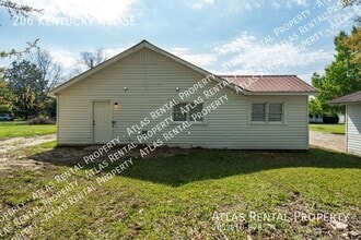 206 Kentucky Ave in Hanceville, AL - Building Photo - Building Photo