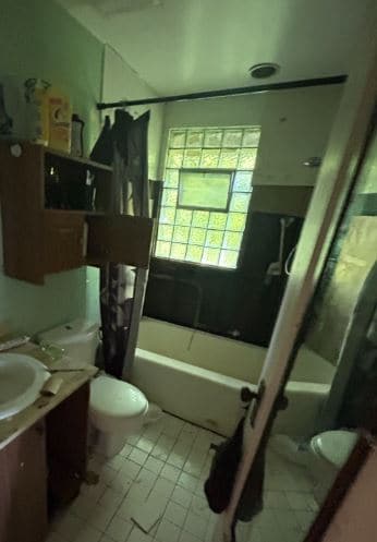 8521 Clifton Ave in Jennings, MO - Building Photo - Building Photo